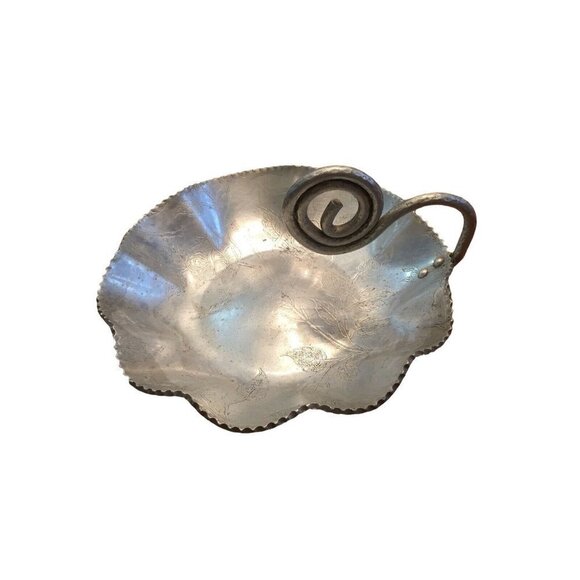 Royalty Aluminum Ware Dish Candy Nut‎ Bowl Rose Pattern Handle Crimped Edge VTG - Picture 1 of 12